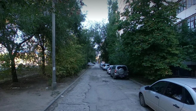 Будет ли отремонтирован проезд вдоль домов, в закупке не уточняется | Источник: «Яндекс Карты»