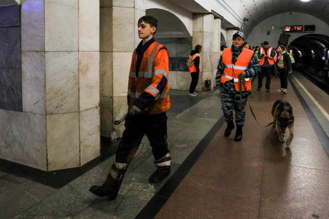 На службу выходят сотрудники правоохранительных органов  | Источник: Артем Устюжанин / MSK1.RU 