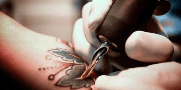 Тайна раскрыта: почему Чонгук на самом деле скрывает свои татуировки