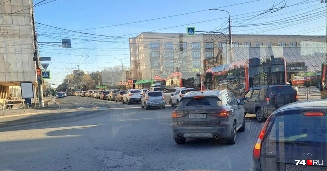 Автомобилистам можно посочувствовать | Источник: читатель 74.RU