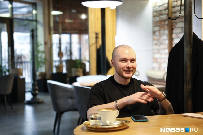 Сейчас молодой человек планирует свою жизнь наперед | Источник: Евгений Софийчук / NGS55.RU