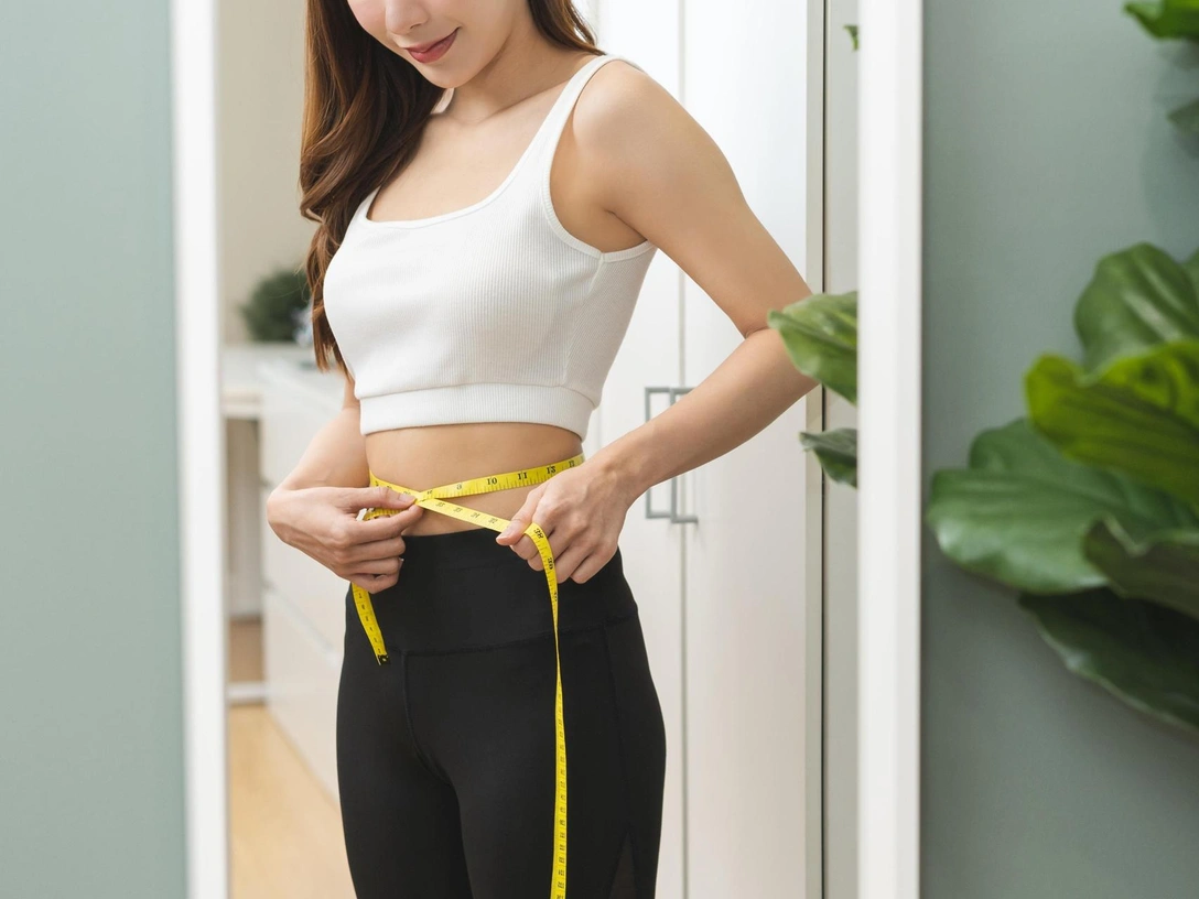 Норма обхвата талии у женщин: какая она, и как влияет на ваше здоровье | marieclaire.ru