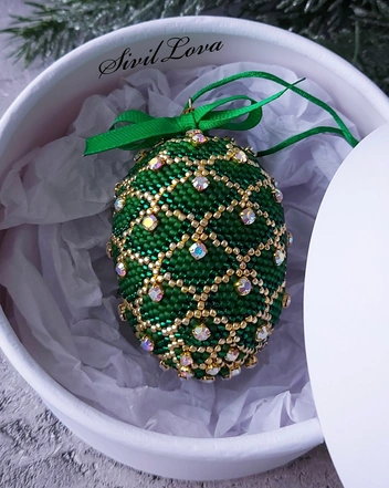 На «Солянке» вы найдете: украшения, уютные вещи для дома, свечи, керамику, аксессуары | Источник: маркет «Солянка»