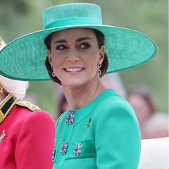 Великолепная Кейт в зеленом: как герцогиня отдала дань памяти принцессе Диане во время королевского парада