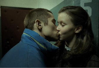 «Слово пацана» и новый скандал: россиян шокировал поцелуй взрослого актера с 14-летней напарницей