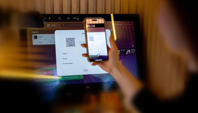 Чтобы прочитать универсальный QR-код, не нужно подбирать подходящие приложения. Достаточно даже штатной камеры смартфона | Источник: НСПК