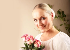 Делала аборты, родила от уйгура, жила при монастыре. Что говорят об Ольге Шукшиной, подавшей на сестру в суд