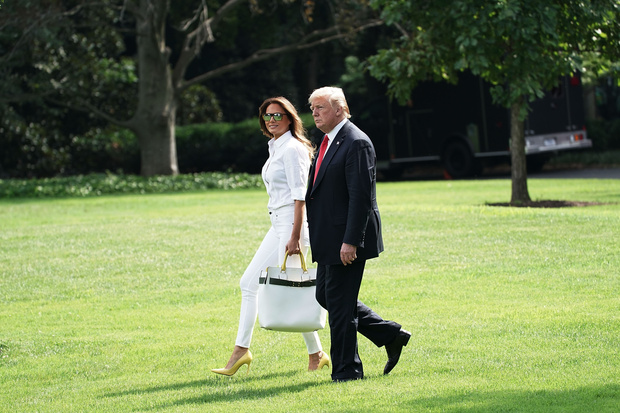 Фото №1 - Тайный язык Мелании Трамп: как первая леди США сообщает о своем настроении с помощью одежды