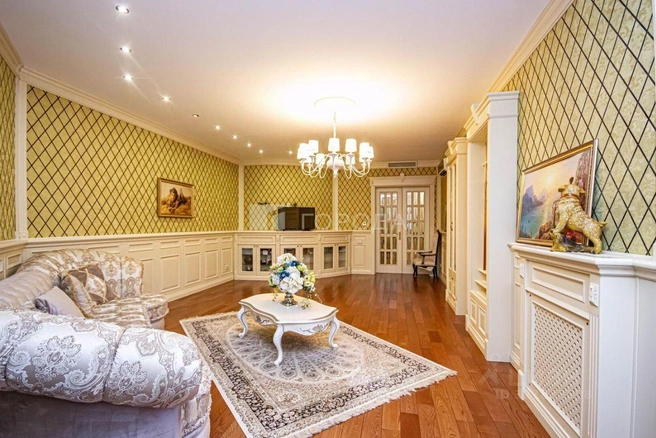 Высота потолков варьируется от 3,1 до 5 метров | Источник: Агентство недвижимости «Города Новосибирск» / n1