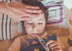 Самые распространенные симптомы омикрона у детей