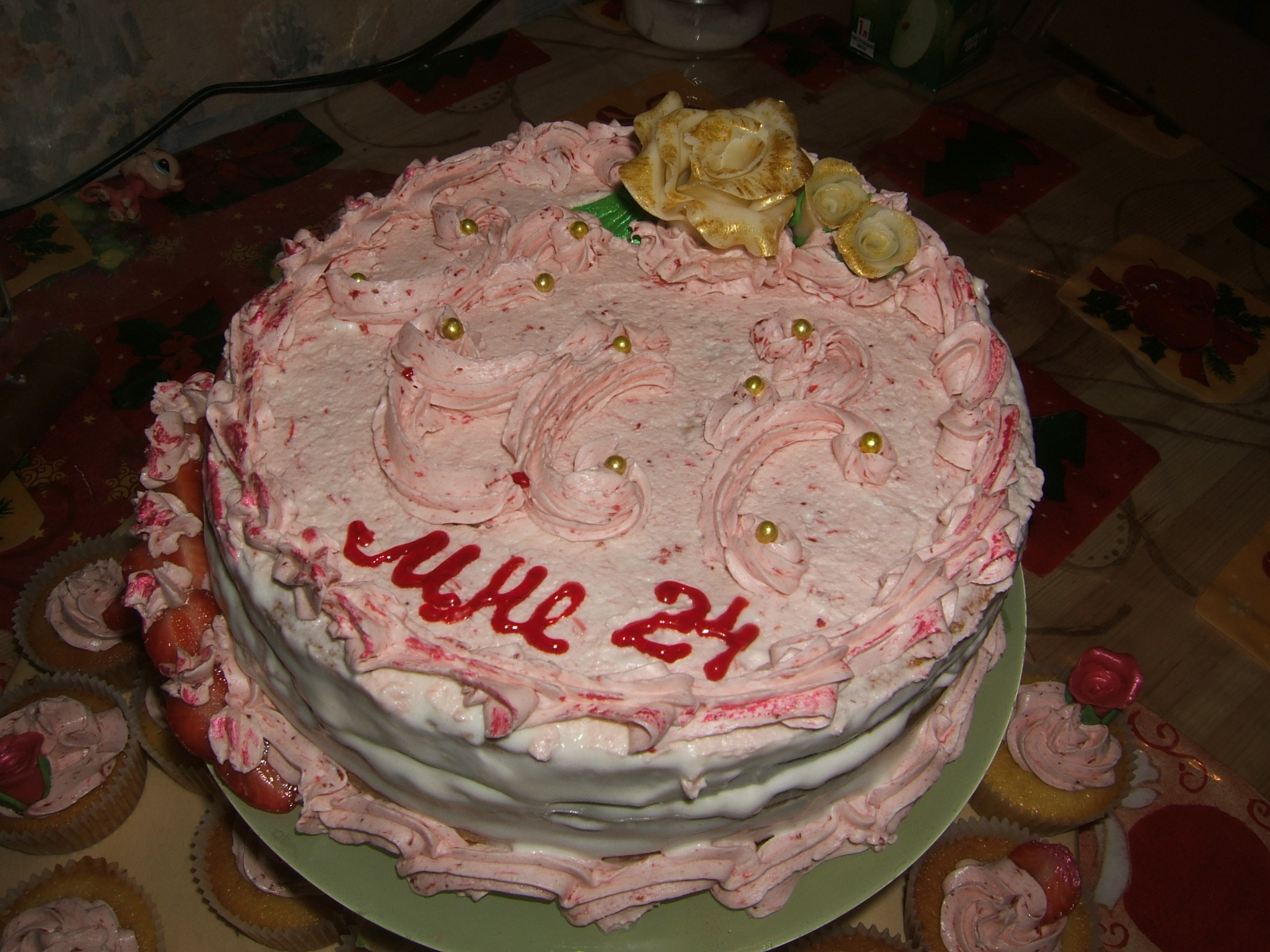 А я сегодня родилась!!!! 
И вот то...