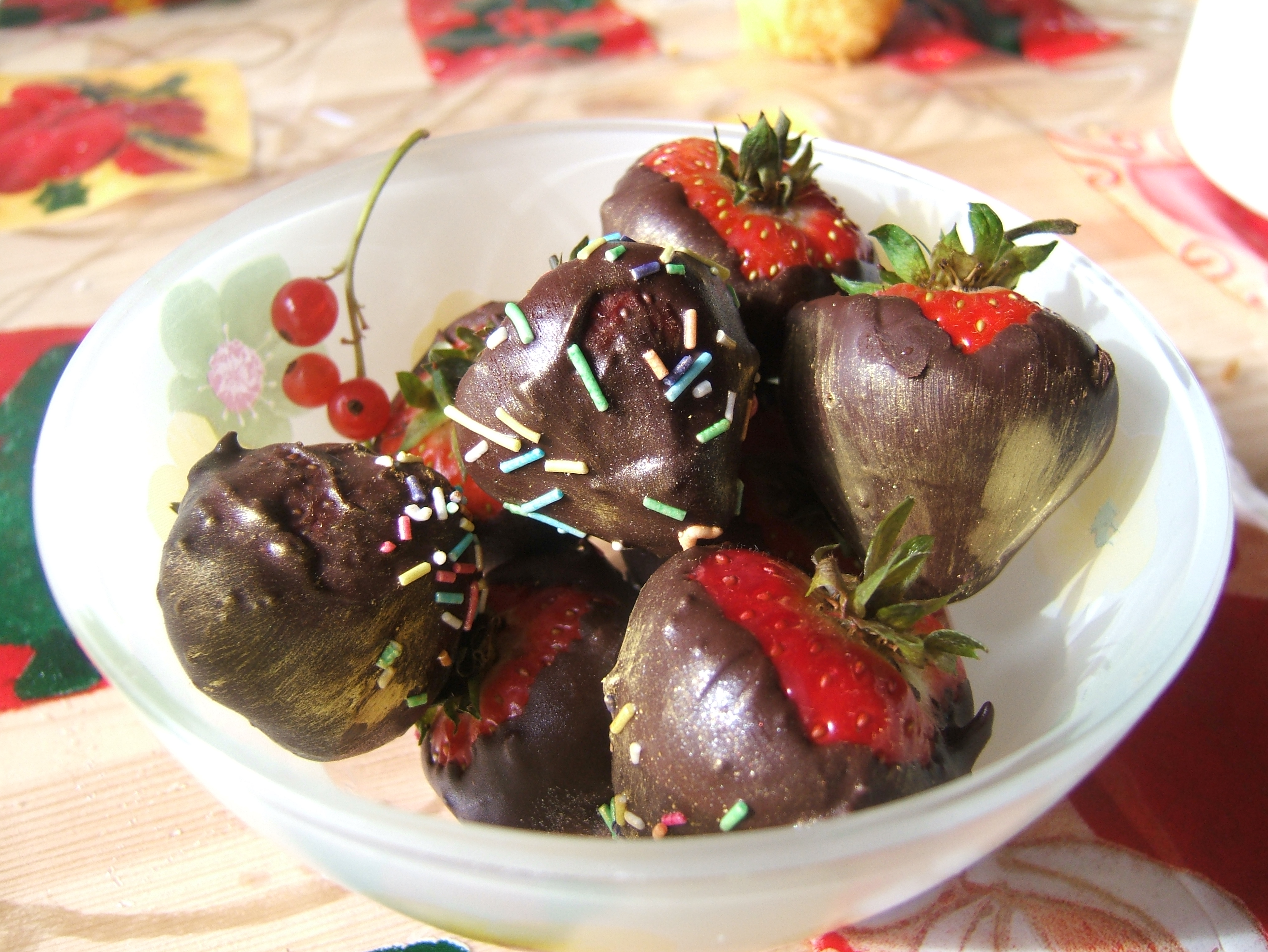 Летние вкусняшки!!Клубничка в шоко...