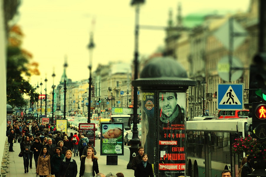 Будничное... 

Питер. Невский прос...