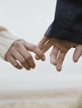 - Ты любишь меня? - Любил. 
- Скуч...