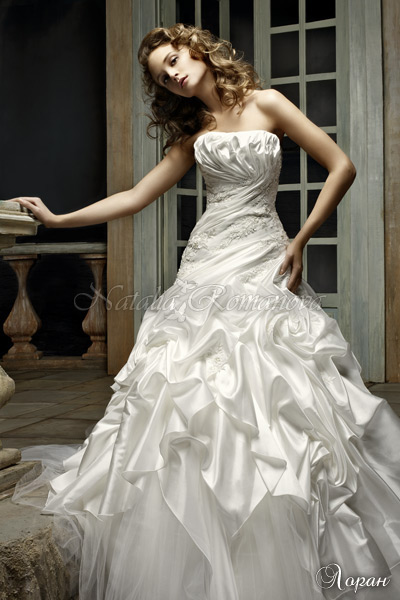 Продаю красивое свадебное платье к...