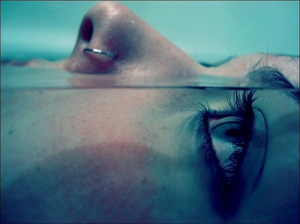 вся музыка кроется в пальцах худых...