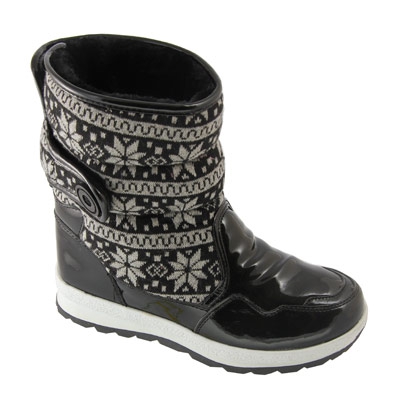 Сбор заказов. Зимней обуви много н...