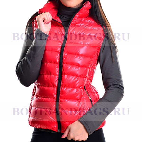 Стильные, яркие, модные куртки и ж...