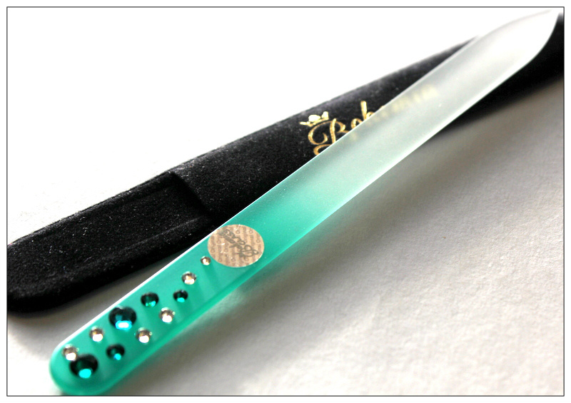 ���� �������. B_o_h_e_m_i_a - ������� ������� �� ���������� ������ � ����������� Swarovski, ���� -������� Big5free