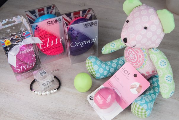 ���� �������. Tangle Teezer, ������� ��� ����� Invisibobble, �������� Carmex � EOS , � ����� 