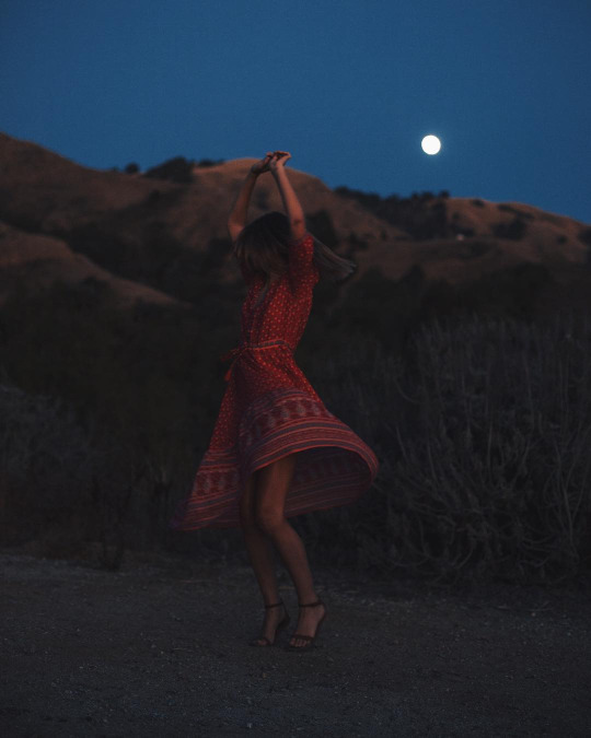 ����� ���