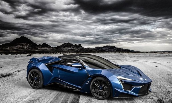�������� W Motors Fenyr SuperSport ������ � ���������� 25 ����