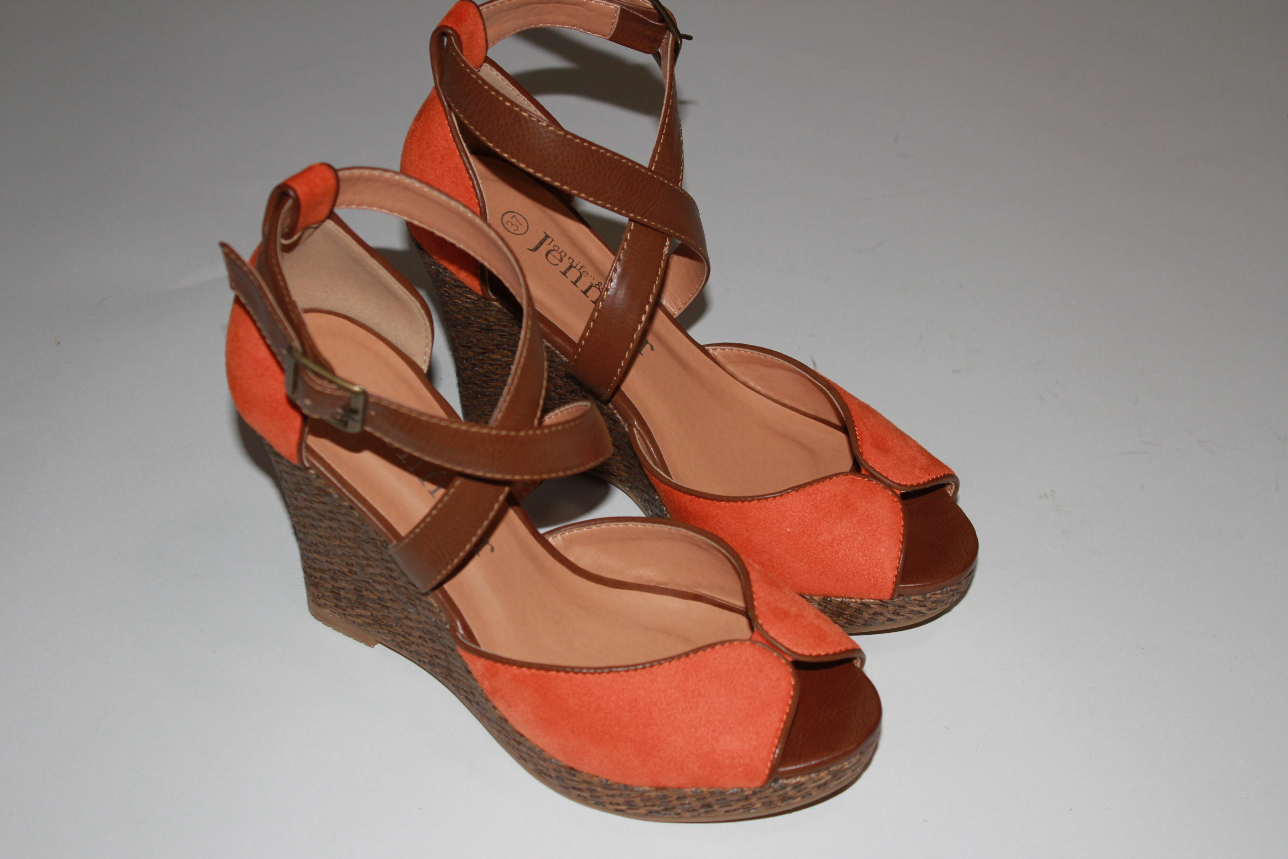 ���� �������. ���������� ����� ������ �������� ����� Jennifer&Jennifer (����� ������). ������ �� ����� ���� � �������. ��� �����.