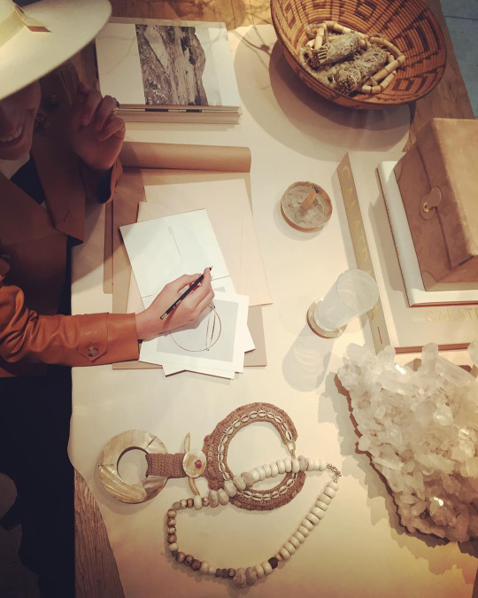 ���� ���� ���������� � �������������, ������ � �� ������.