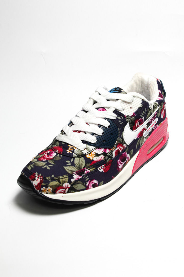 ���� �������.����������� ����������� �� ���������� �� ������� � ������� ��������� � ���� Adidas, Reebok, Nike. �����