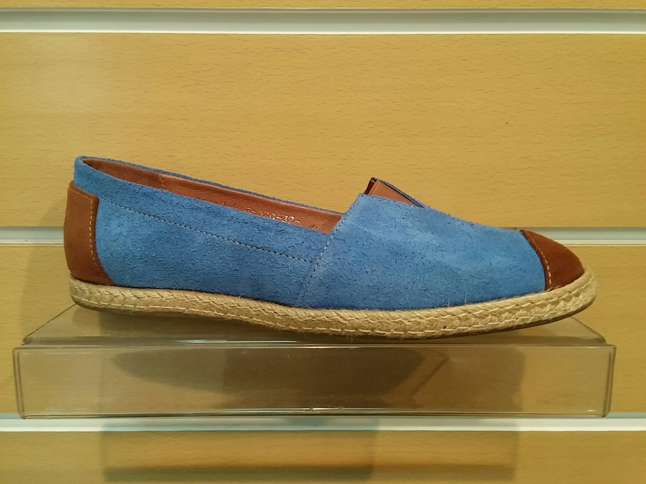 ������� ��������  21 ���.  ������ �� ������ 17 ��� �� 12:00