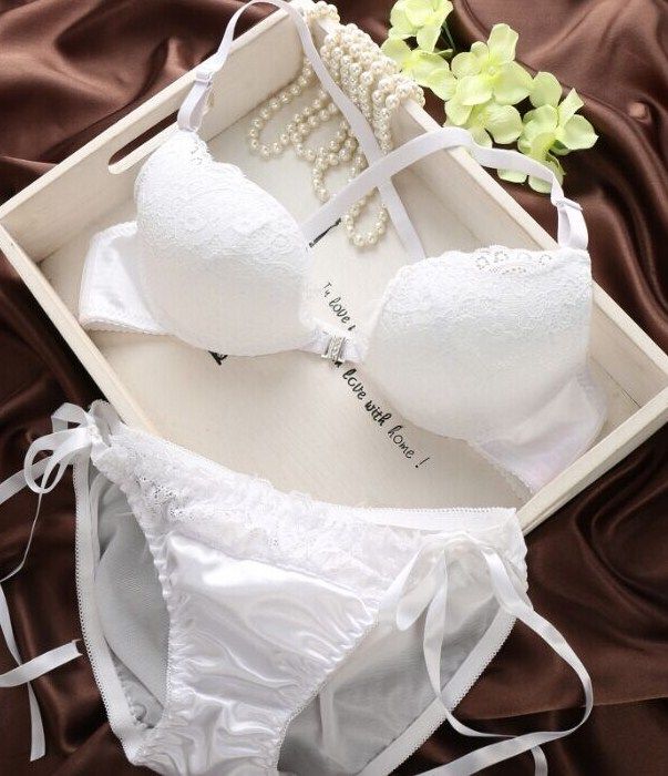 [b]���� �������.��������������� ��������� ����� �� 420�, ������ ������� � ������� Calvin Klein �� 160�,���������� ���������� ���� � �������������� ������� ��� �������� � ���������� �� 370�. ���������� ������ ������ ��� ������ � ������.������! �����-3.[/b]