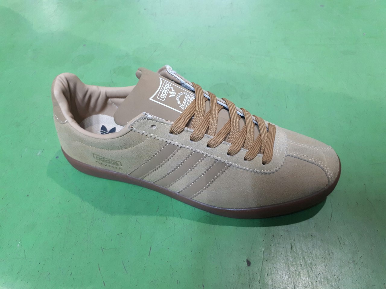 ���� �������. ���� �����. ��� ����, ������� �������, ������� �����. Nike, Adidas, Puma, Reebok �������. ���������� �� 175�. ����� 7