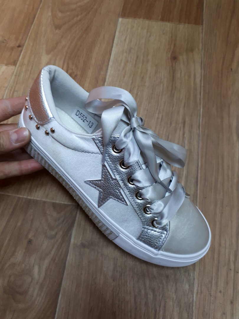 ���� �������. ���� �����. ��� ����, ������� �������, ������� �����. Nike, Adidas, Puma, Reebok �������. ���������� �� 200�. ����� 8.