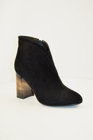 ���� �� 2 �������. ���!!! ����� ����������� �� ����� L-i-b-e-l-l-e-n. 64 �����.