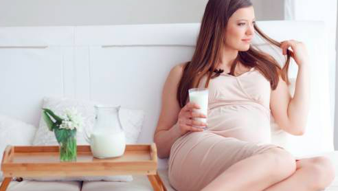 http://rastivolos.ru/8-prostykh-sovetov-po-ukhodu-za-volosami-vo-vremya-beremennosti.html