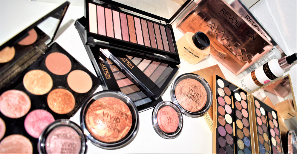 ���� �� 13 �����. Make up Revo*lution - ������������ ���������, ����� � ���������� �� �������� . ����������� � �������� �� ������������� ���� (�� 107 ������), ������� ������� ���� ����ۣ����� �����������! ������� ������� -17 .