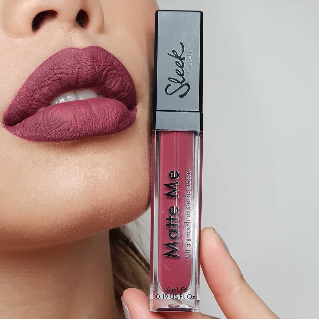 ���������������� �������� ������� ������ �� Sleek make up!�� ����������� � �� �������� � ������� ���. ��������� ������ �������� ����������� ������� � ��������� � �����, � ����� �����������, ���������� ������� ��������.