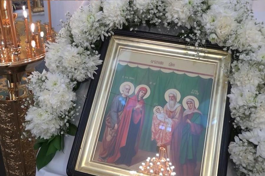 �  ���������� !  ����, �����  �  ������� !