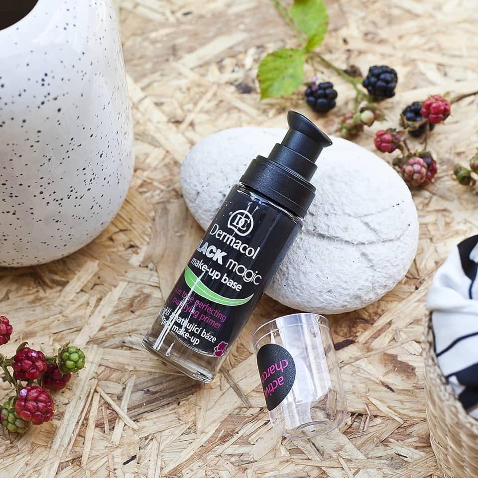 ���� ��� ������ ��������������� Black Magic Make-Up Base Dermacol �������� �������������� ������������ �����, ������� ����� ������ ����. ����� ��������� �� ���� ��� ���������� ���������. ���� �������� ������������ � �������� ����, ��������� ������� � ����