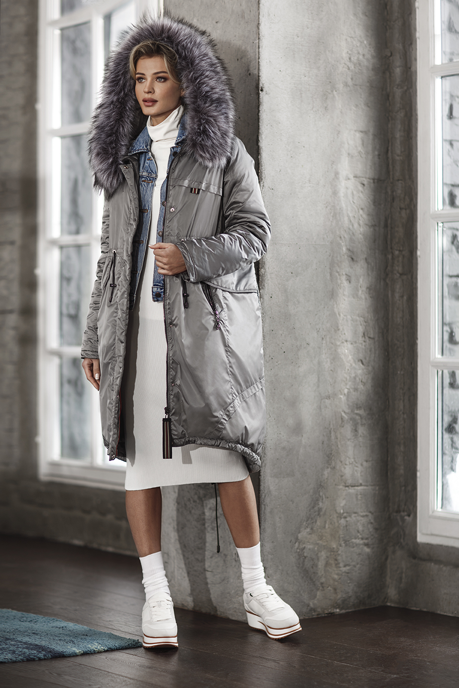 �������� ���������� ������ ����� � ����� Casual. ��������� ������� 40�-� � 44 �-�.