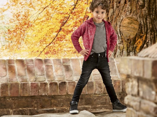 [b]���� �� 17 �������. ������ �� ��������, ������, ����������, ������ �� �������� �����. ������� ����������! �������� ��������, ������ ����! ��� �����. ��� ��. �������! ������� �������.����� 90[/b]