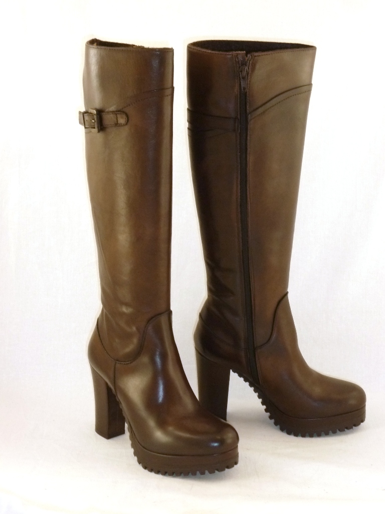 [b]���� �������. ����� Lis))ka, S))K made in Italy ��� ��������� ������! ����������� �������� � ������������. ������� �� 35 �� 41. ���������� �������� ������! ���� - 13.[/b]