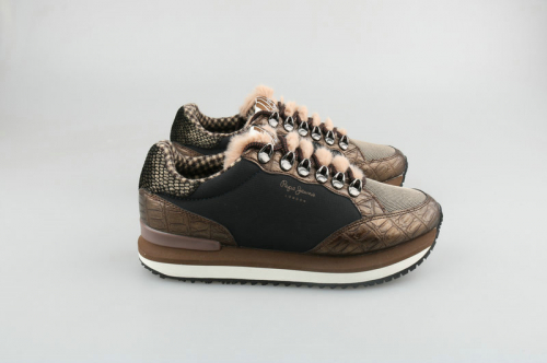 ��������� ������� PE*E J**ANS 1990 ���