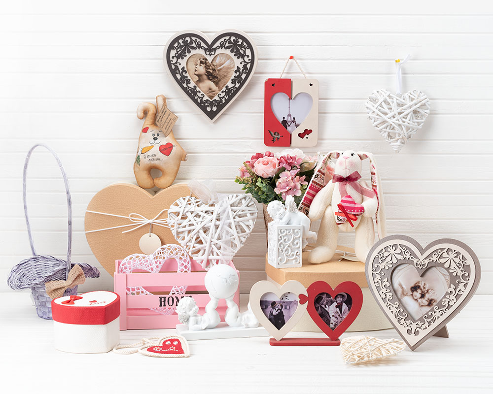 ����� ����