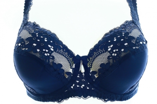 ���� �� 07 ����. �������� ������ ����� �� CharmWomen (������) ����� �� � �� G. ����������� �� 350�, �������� 560�. �����-20.