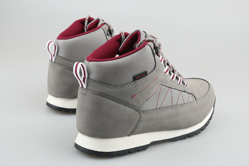 �������    ����: 1490 �   