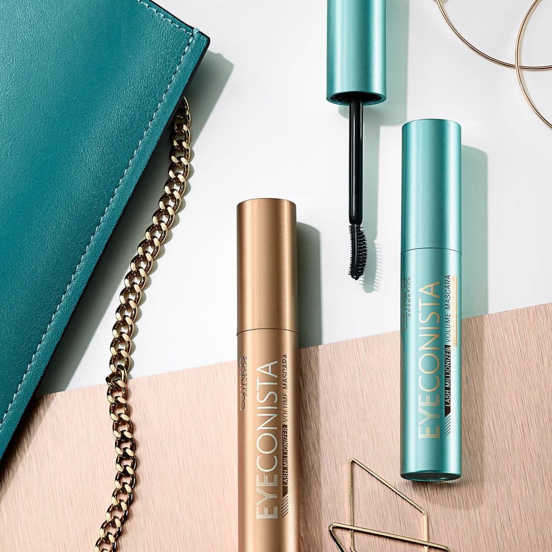 ������� ����� � ����� EYEconista. ��������� ݣ����� Lash Millionizer ��������� ����� � �����, � ��ߣ��, ����������� � �������� �������. ��������� ������������ ��� ����������� �������, � �� �������������� ������� ��������� ����� ���� ����� ݣ�����.