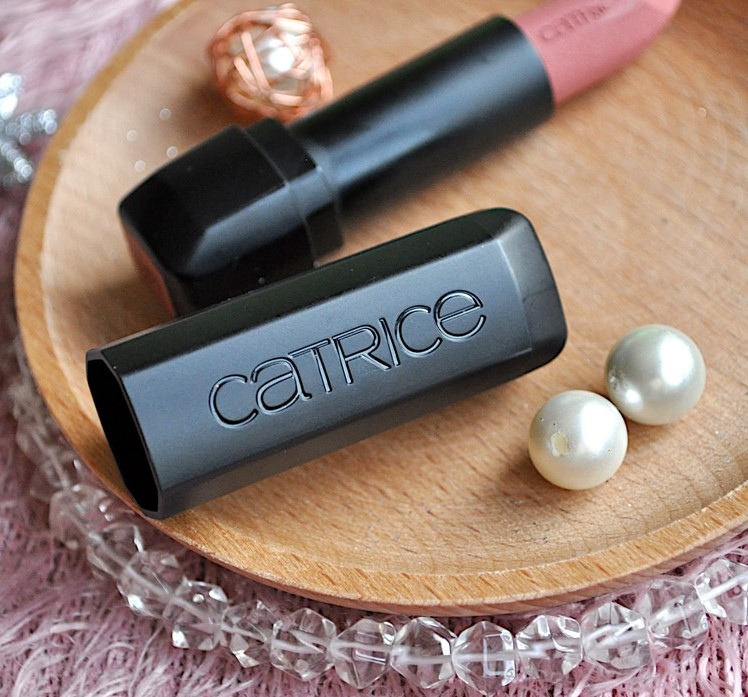 ������������� ������� ������� �� ����� ������ - ��� Demi Matt Lipstick 010 Warm Sandstone. ������� ���������� �� ���������, ������ � ���������� � �ݣ ��������� �����.���� 265 ���