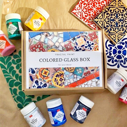 ����� «�olored Glass Box» (�� 50��) ��� �������������