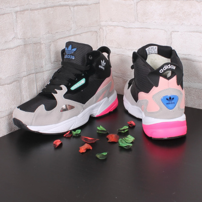 ���������� ������������! ��������� Nike, Adidas, Reebok, New Balance. ����� ��� ���� �����. �������. ����� ��������. ��������� � �������� Likee & TikTok. ����� �������.